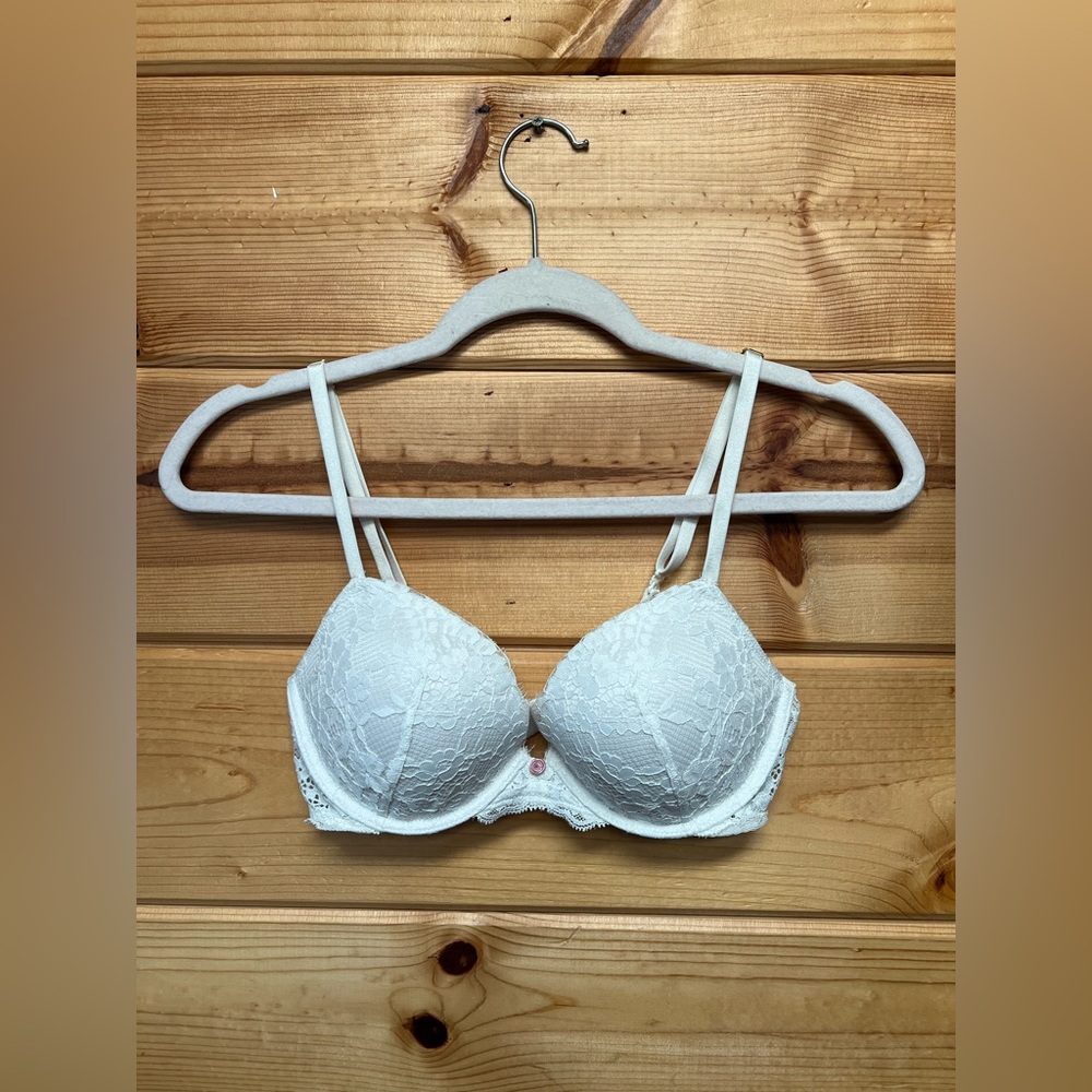 Victoria Secret Women’s Dream Ange Lace Push-Up Bra